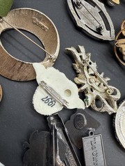 Lot Of 140 Brooches Pins – Many Signed – Silver Gold Tone Wholesale Resell J108a