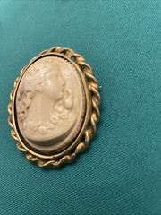 Antique BEAUTIFUL Carved SIDE PORTRAIT Cameo Brooch 2.25” High Relief