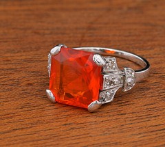 Antique 2.0 Ct Fire Opal Diamond 18 KT Gold