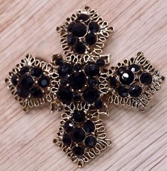 Unsigned Lisner Maltese Cross Brooch Pin Jet Rhinestone Antiqued Gold Tone