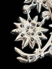 Vintage LISNER Tri Flower Aurora Borealis Blue Rhinestone Silver Tone Brooch