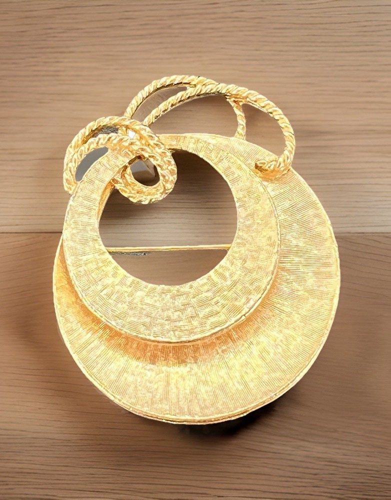 ART Arthur Pepper Brooch Pin Goldtone 1 5/8″ Abstract & Round 3D Signed Vintage