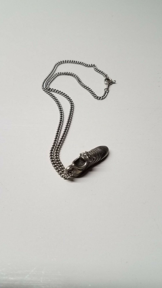 Vintage AVON 1970’S Sneaker Shoe 16″ Necklace Pendant Running RUN MARATHON