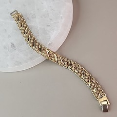 Vintage Etched Chain Bracelet Gold Tone Rosettes 6.25″