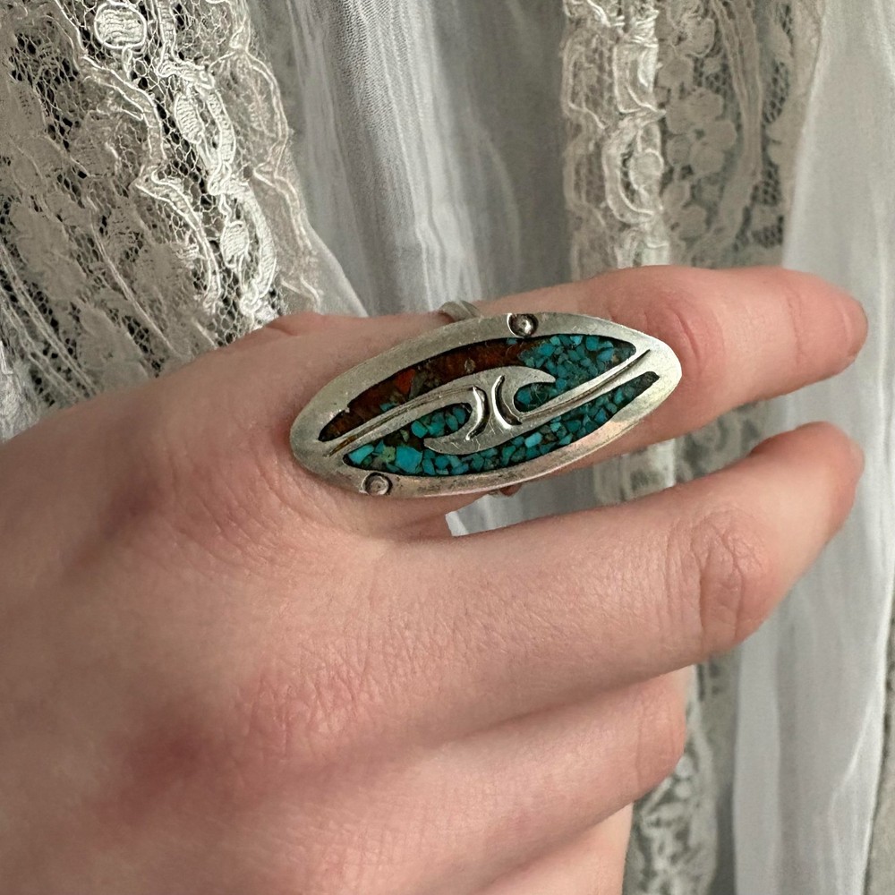 Vintage 1970s Navajo Crushed Turquoise & Coral Old Pawn Statement Long Ring 6.5