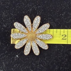Vintage Swarovski Crystal Daisy Flower Brooch Pin Swan Signed