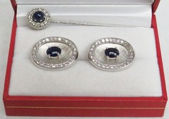 VINTAGE 18K WHITE GOLD & SAPPHIRE MEN’S CUFFLINKS & STICK PIN