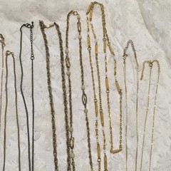 Vintage 9 Nekclace lot Gold Tones Various Pendants Chain Beads Tassel Vtg to Mod