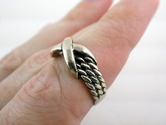 Vintage CW Marsala Silver Plated Metal Criss Cross Design Band Ring Size 8 4.8g