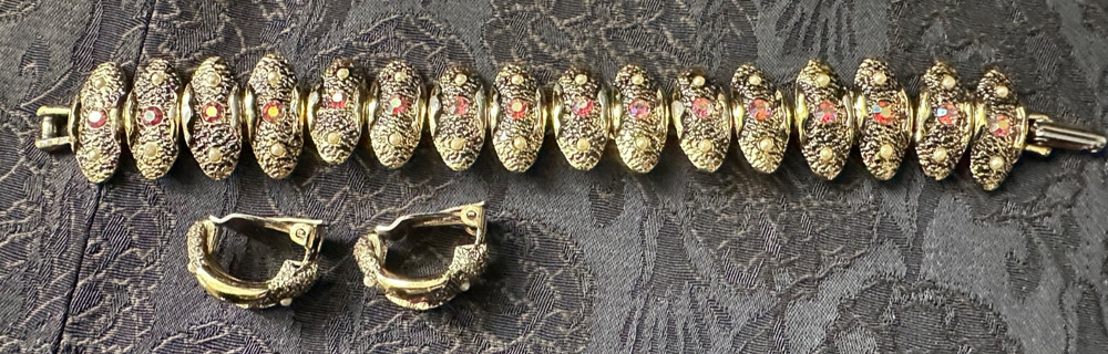 vtg Judy-Lee signed bronzetone iridescent glass cabochons bracelet earrings set