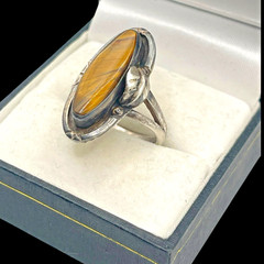 Vintage Designer Tiger Eye Leaf Accent 925 Sterling Silver Frame Ring, size 7.75