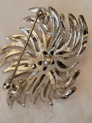 MONET Jewelry 60″ Necklace & Brooch Silvertone Versatility Flapper To…