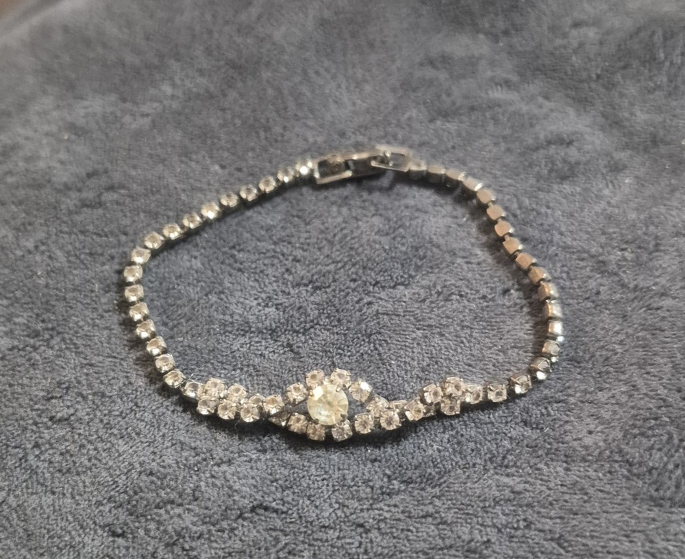Vtg 1950’s Diamanti Bracelet Silver Tone 7 Inches