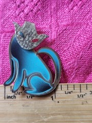 JAMES HALL YANKEE SILVERSMITHS ENAMEL MODERN CAT BROOCH BLUE GOLD TONE