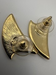 Vintage Trifari Enamel Pierced Post Earrings Gold Tone Art Deco Fan Peach Cream