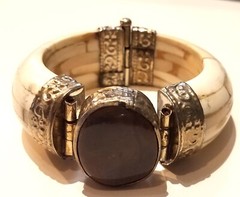 3 vintage India bone horn brass hinged clamper medallion cab gem bracelets