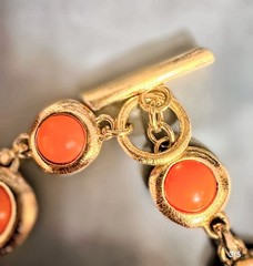 RARE 1980s VINTAGE MONET GOLD TONE STATEMENT BIB NECKLACE SIGNED. Orange Pearl