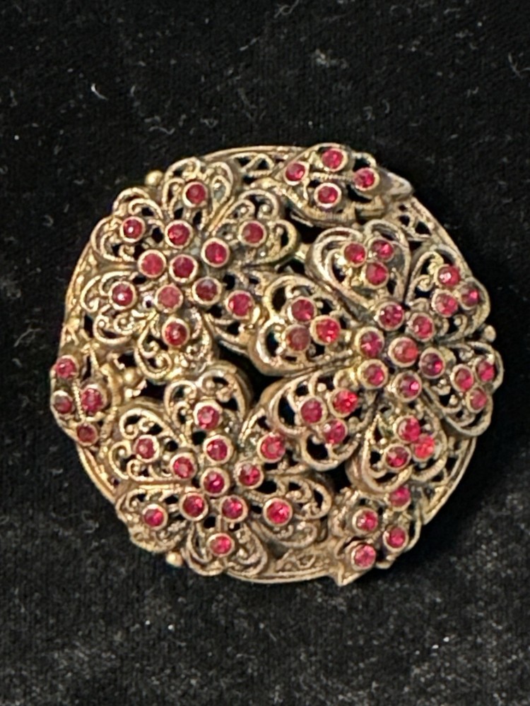 Vintage Signed HOLLYCRAFT Red Rhinestone Floral Brooch Pin 2” Diameter