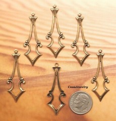 #3500 ANTIQUED GOLD CELTIC RENAISSANCE DROP W/TOP HANG RING – 6 Pc Lot