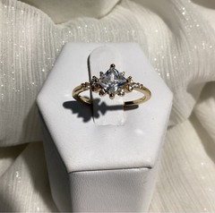 🌸Elegant Vintage or Antique Style Princess Cut Petite Cz Diamond band