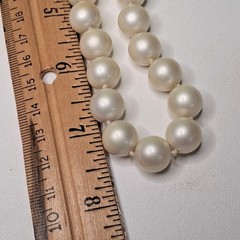 Cream Faux Pearl Strand Necklace Jewelry Classic Retro Graduated Look Vintage
