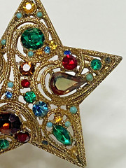 La Roco 1950s Star Brooch Pin Colorful Jewel Tone Rhinestones Gold Plated 2.5″