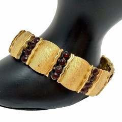 Vtg Trifari Brushed Gold Tone Panel Bracelet Faux Garnet Color Stones 1955–1969
