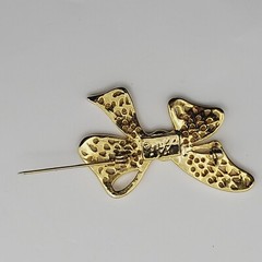 AAI Filigree Bow Jewelry Gold Tone Ribbon Pin Vintage 1990s Brooch Signed