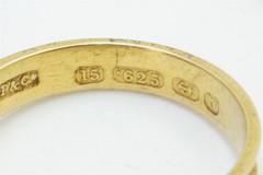 ANTIQUE VICTORIAN ENGLISH 15K GOLD ENAMEL MOURNING RING for HAIR c1876