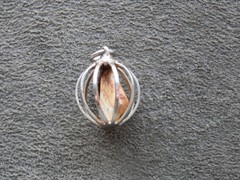 Granite with Iron Ore Veins in ‘Rusted’ Cage Vintage Silvertone Pendant 1.8g