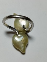 925 Sterling Silver Vintage Authentic Baroque Pearl Bypass Ring! Awesome! Size 8