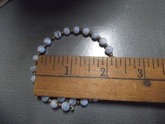 Vtg Costume Jewlery Memory Wire White Glass/Acryllic Gold Beads 2.25″in