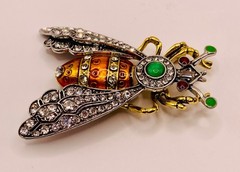Vintage-Inspired Rhinestone Bee Brooch Pin Gold & Enamel Detailing -80B