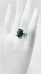 Women’s Silver Tone Oval Simulated Stone Teal Green and Blue Ring Size 7