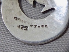 VINTAGE STERLING SILVER MEXICAN WOLF HOWLING AT THE MOON PENDANT 1″ BY 2″