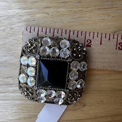 VTG Brooch Pin 2 Inch Black Glass Cab Clear Rhinestones Gold Tone Filigree NWT