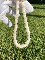Vintage Hawaiian Surfer Puka Shell Bead Necklace 15 Inch Graduated up to 12+mm