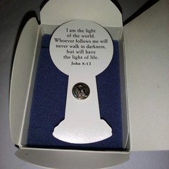 New In Box Avon Vintage Light House Pin & Bible Quote Bookmark Gift Set, 2000
