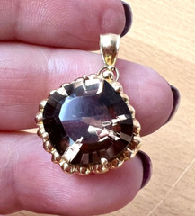 VINTAGE 14K YELLOW GOLD LARGE CUSHION CUT SMOKY QUARTZ PENDANT CHARM NECKLACE
