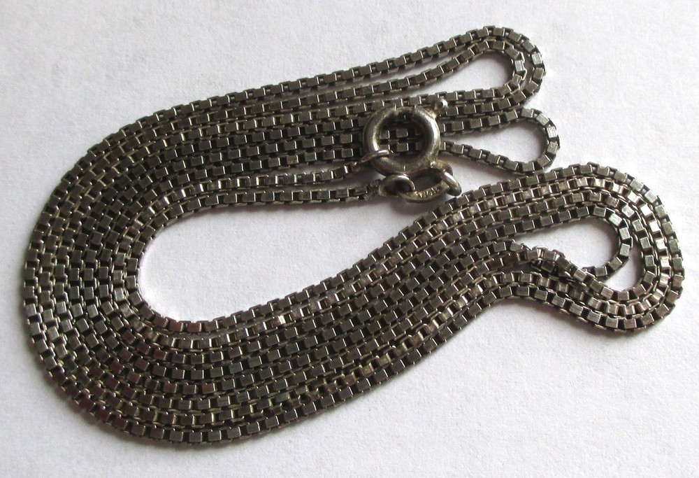 30in long 4.6g STERLING SILVER ITALY 925 BOX CHAIN NECKLACE VINTAGE