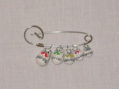 Vintage Costume Jewelry Pin 5 Hand Painted Gray Kittens Cats Graduated Dangling