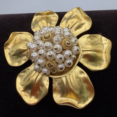 Givenchy Flower Brooch Huge Gold Tone Faux Pearl 3.25″ Givenchy Paris New York