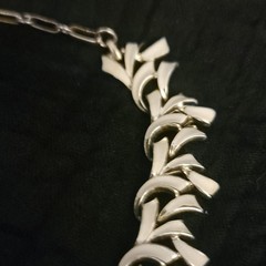 VINTAGE CORO WHITE ENAMELED GOLDTONE 18″ NECKLACE