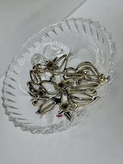 Rare Vintage Kramer Floral Flower Green Clear Rhinestone Silver MCM Brooch Pin