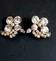VINTAGE PAIR RHINESTONE PEARL PINS