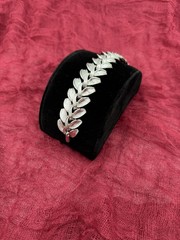 Vintage Lisner Silver Tone Vine Leaf Link Bracelet 7 inches