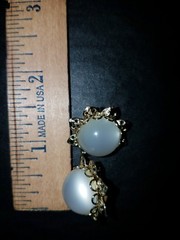 Vintage white Clip-ons With Silver Alloy Metal