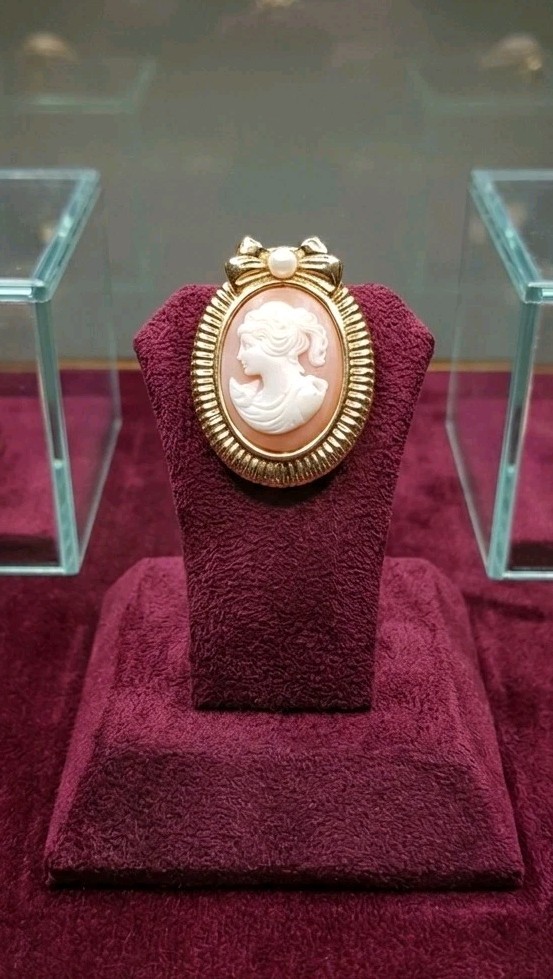 Vintage Cameo Brooch Gold Tone Oval Portrait Pin with Faux Pearl Bow Accent