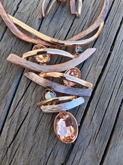 Vtg Enameled Rhinestone Bib Style Necklace And Earring Set Rose Gold Plated 18″