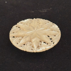 Vtg MOTHER OF PEARL BETHLEHEM CARVED AND PIERCED 8 PT.STAR-1-3/4”